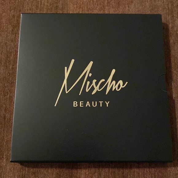 🆕MISCHO BEAUTY: Blush Palette- Full size - Picture 5 of 6